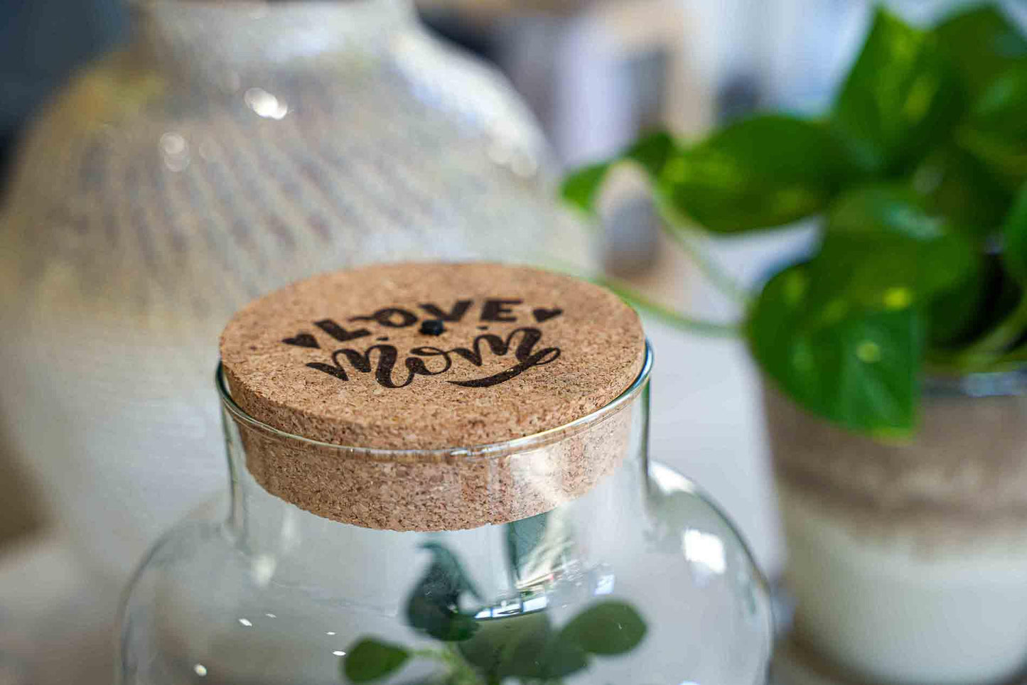 'LOVE MOM' terrarium Little Milky + engraved cork with light - Bottle terrarium DIY kit - Ø 17 cm ↑ 25 cm - Mother's Day